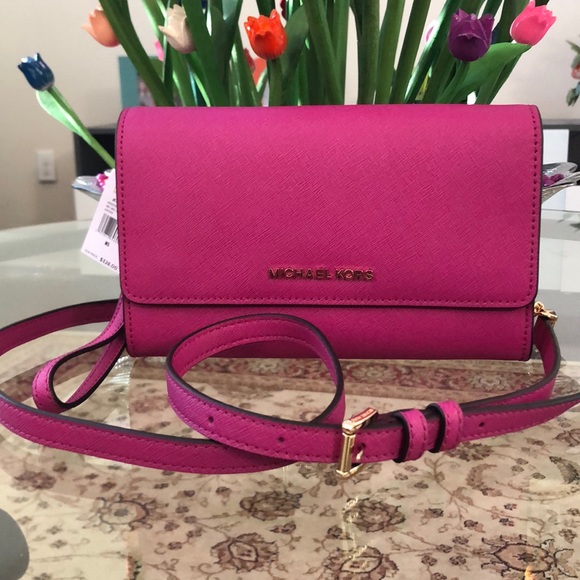 Michael Kors Handbags - Michael Kors 3in1 Wristlet Clutch Crossbody 6056